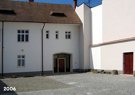 Sklad tvarohu v roce 2006